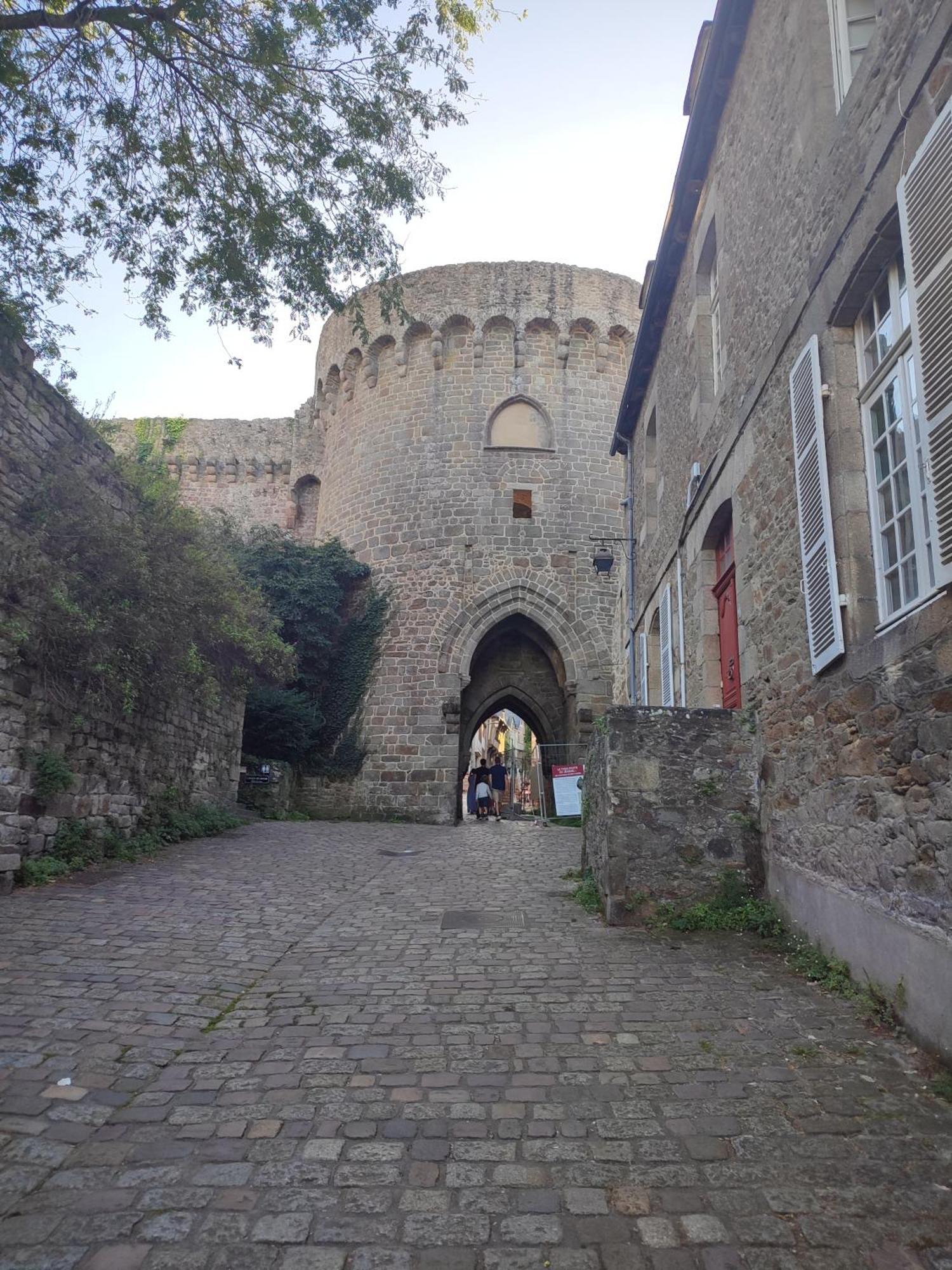 Gite Des Mezieres Brusvily Exterior foto
